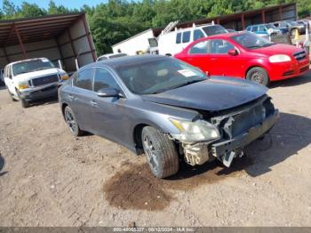  Salvage Nissan Maxima