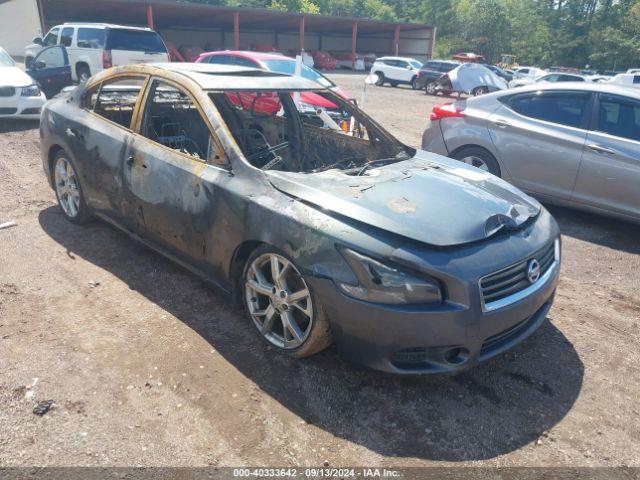  Salvage Nissan Maxima