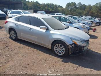  Salvage Nissan Altima