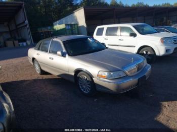  Salvage Lincoln Towncar