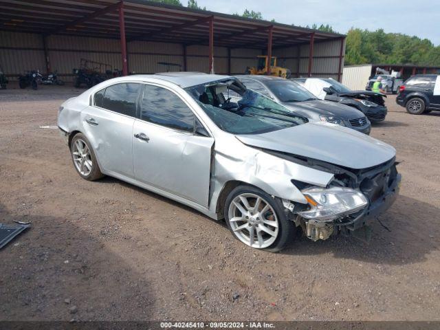  Salvage Nissan Maxima