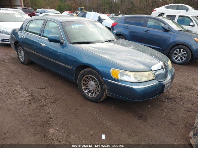  Salvage Lincoln Towncar