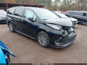  Salvage Toyota Sienna