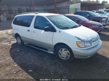  Salvage Toyota Sienna