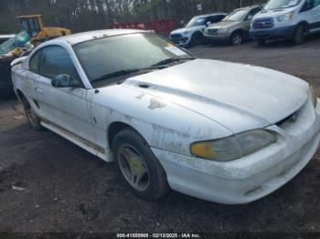  Salvage Ford Mustang