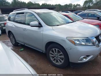  Salvage Nissan Pathfinder