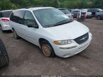  Salvage Chrysler Town & Country