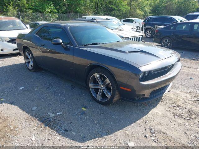  Salvage Dodge Challenger