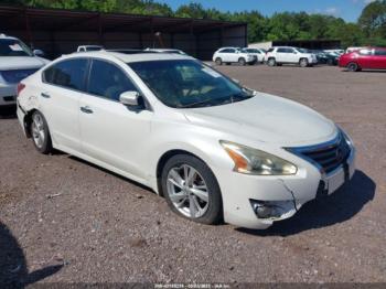  Salvage Nissan Altima