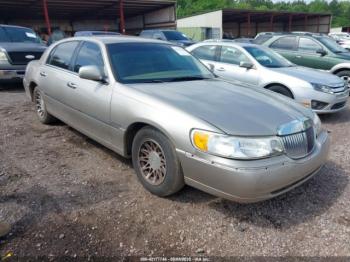  Salvage Lincoln Towncar