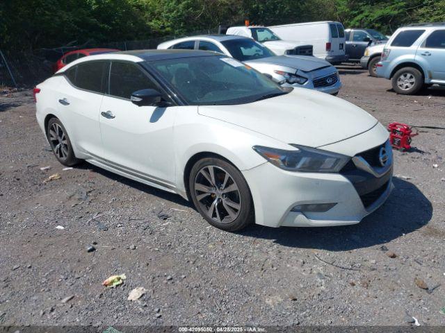  Salvage Nissan Maxima