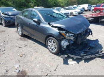  Salvage Toyota Yaris
