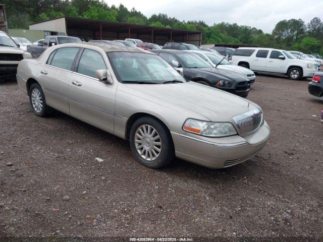  Salvage Lincoln Towncar