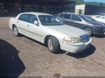  Salvage Lincoln Towncar