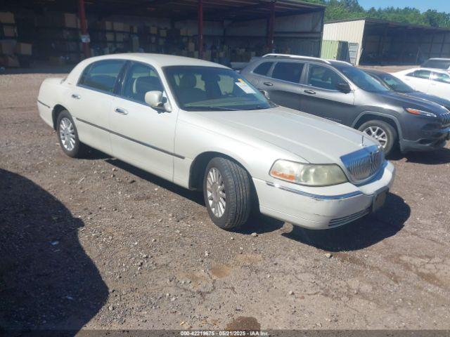  Salvage Lincoln Towncar