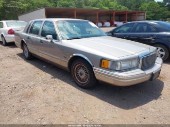  Salvage Lincoln Towncar
