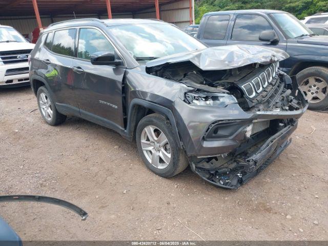  Salvage Jeep Compass