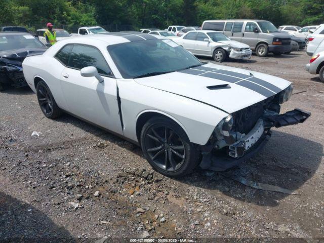  Salvage Dodge Challenger