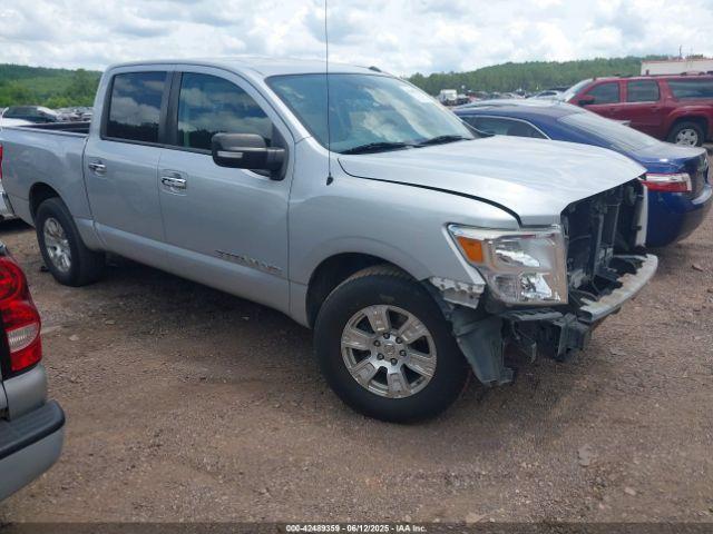  Salvage Nissan Titan