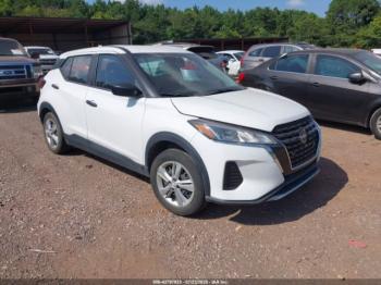  Salvage Nissan Kicks