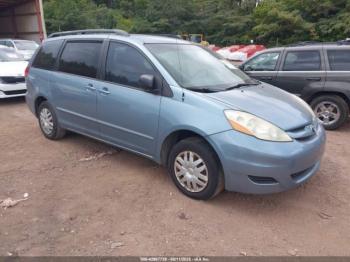  Salvage Toyota Sienna
