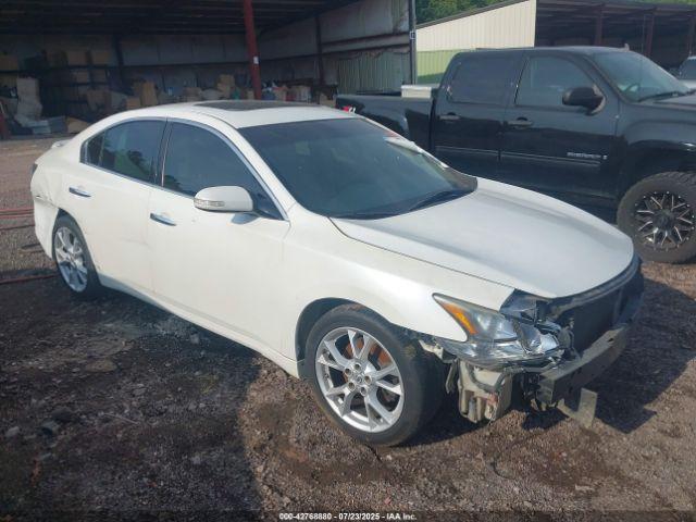  Salvage Nissan Maxima