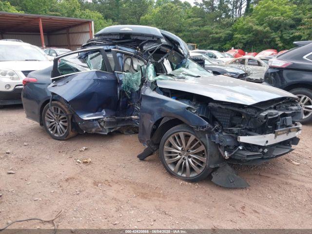  Salvage Hyundai Genesis
