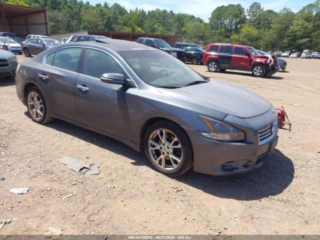  Salvage Nissan Maxima
