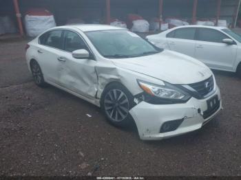  Salvage Nissan Altima