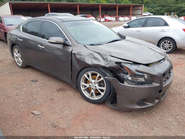  Salvage Nissan Maxima