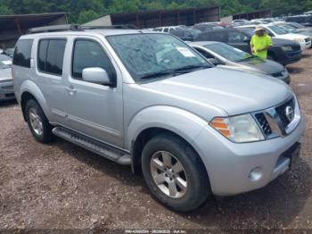 Salvage Nissan Pathfinder
