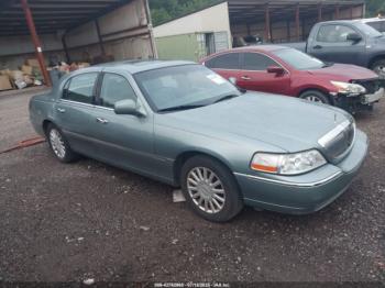  Salvage Lincoln Towncar