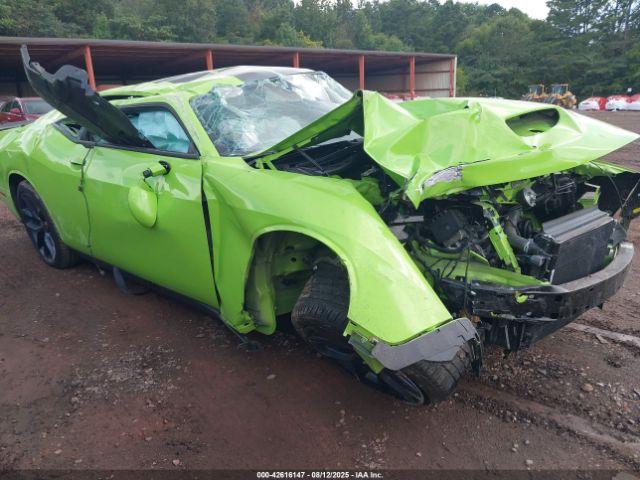  Salvage Dodge Challenger