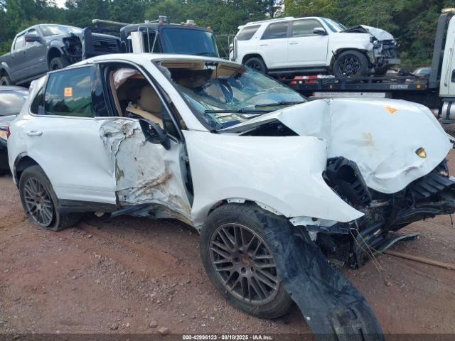  Salvage Porsche Cayenne