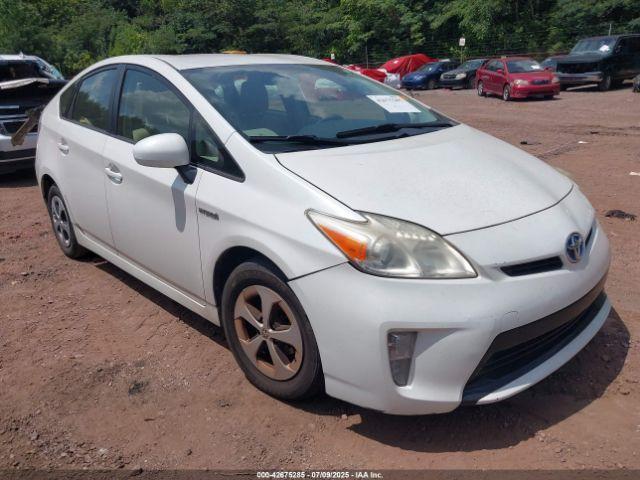  Salvage Toyota Prius