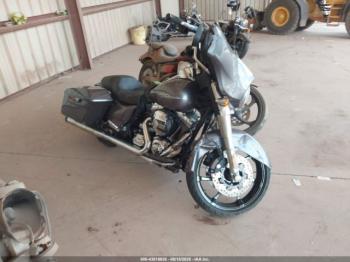  Salvage Harley-Davidson Flhx