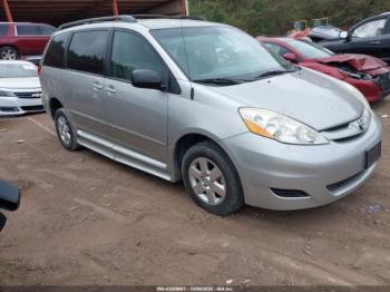  Salvage Toyota Sienna
