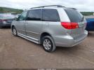 Toyota Sienna Le Image 2
