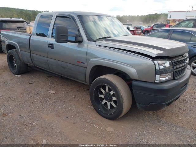 Salvage Chevrolet Silverado 2500