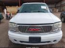 GMC Yukon Denali Image 9