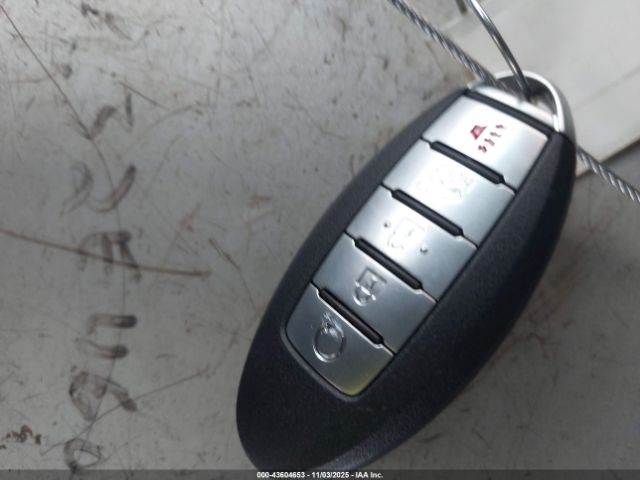 Nissan Pathfinder S Image 9