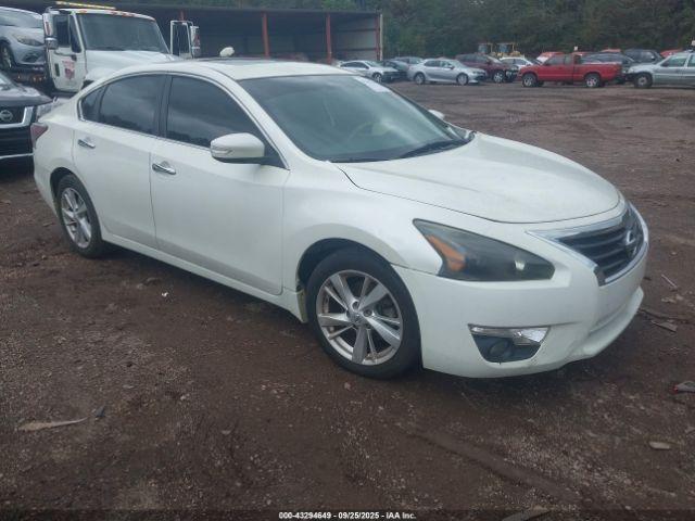  Salvage Nissan Altima