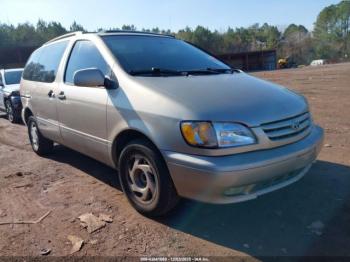  Salvage Toyota Sienna