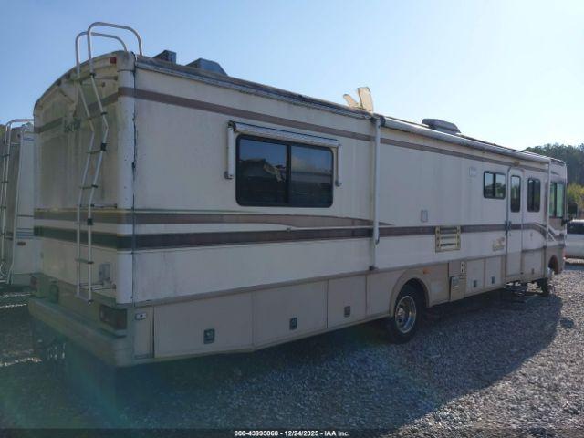 Ford F-550 Super Duty Stripped Chass Image 5