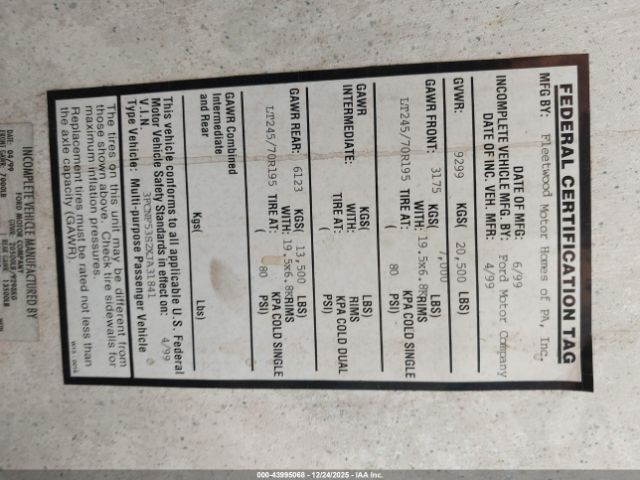 Ford F-550 Super Duty Stripped Chass Image 9