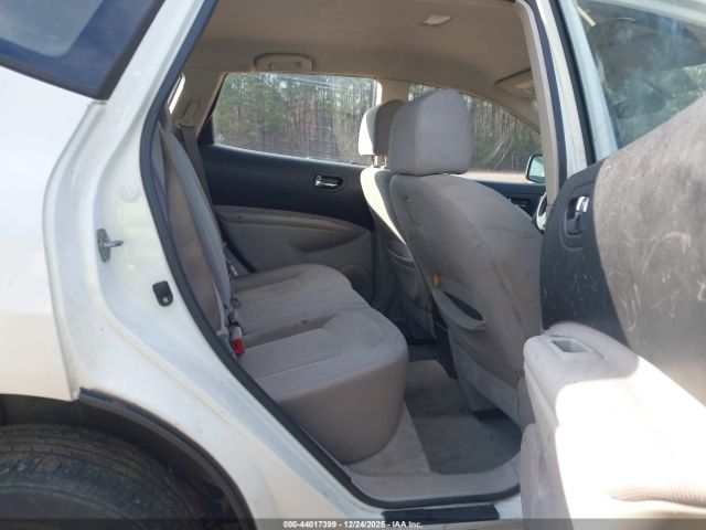 Nissan Rogue S Image 2