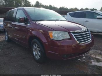  Salvage Chrysler Town & Country