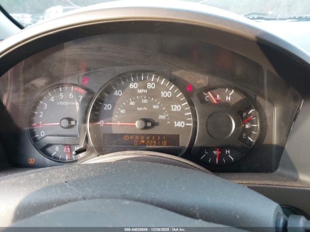 Nissan Titan Se Image 6