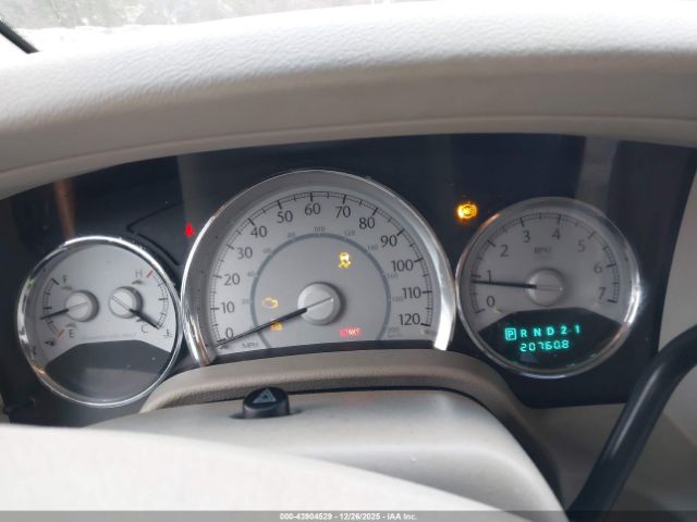 Chrysler Aspen Limited Image 5