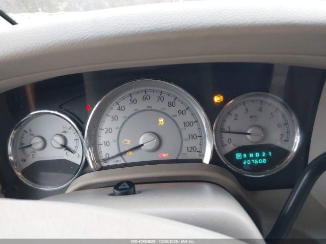 Chrysler Aspen Limited Image 5